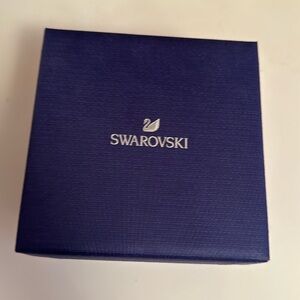 Swarovski cushioned box